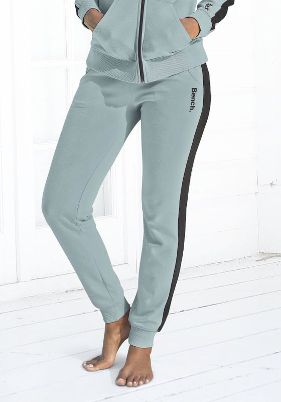 Bench. Loungewear Sweathose, mit Seitenstreifen und schmalem Bein, Loungeanzug