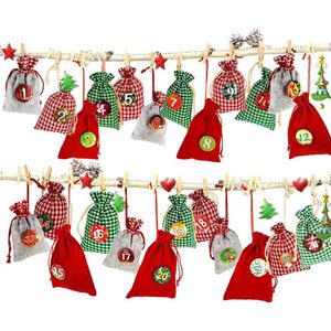 DIY Adventskalender - Om Zelf te Vullen met 24 Stoffen Zakjes - Kerstdecoratie - Kerstmis - Inclusief 2 Koorden en 24 Cijfers - Decoratieve Buttons met Kerstmotieven in Rood en Groen - Perfect voor een Feestelijke Kerst