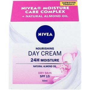 NIVEA 24 h Moisture Voedende Dagcrème SPF 15 50 ml