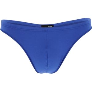 String in unifarbenem Design Modell 'Freddy'