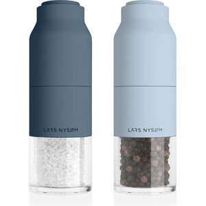 LARS NYSØM - 'Omvendt' Zout- en Pepermolenset handmatig - Roestvrij Staal - Verstelbare maalgraad - Stone Blue/Sky Blue