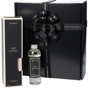 Cereria Molla 1899 - Giftset Cadeau Box doos geschenken set  Mikado Geurstokjes Premium 100ml met Refill 200 ml Amber & Sandelwood Ideaal cadeau