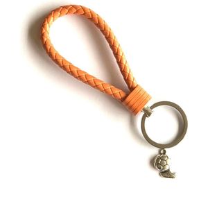 Sleutelhanger - Oranje - Voetbal - Soccer - Bal - Voetbalschoen - Sport - Hanger - Leer - Kleur - Sportsieraad - Sieraad - Sportsieraden - Sieraden - Team - Teamkado