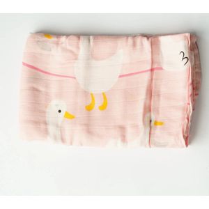 Tess & Tobi | Hydrofiele doek XL | Duurzaam | 120x110 | Roze met ganzen