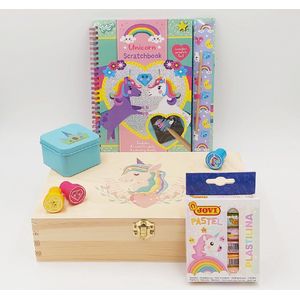 Geschenkpakket unicorn - knutselpakket - totum - knutselen - tekenkist hout - plasticine - stempels – scratch boek - sint cadeau meisje - verjaardag - sinterklaas - knutselpakket