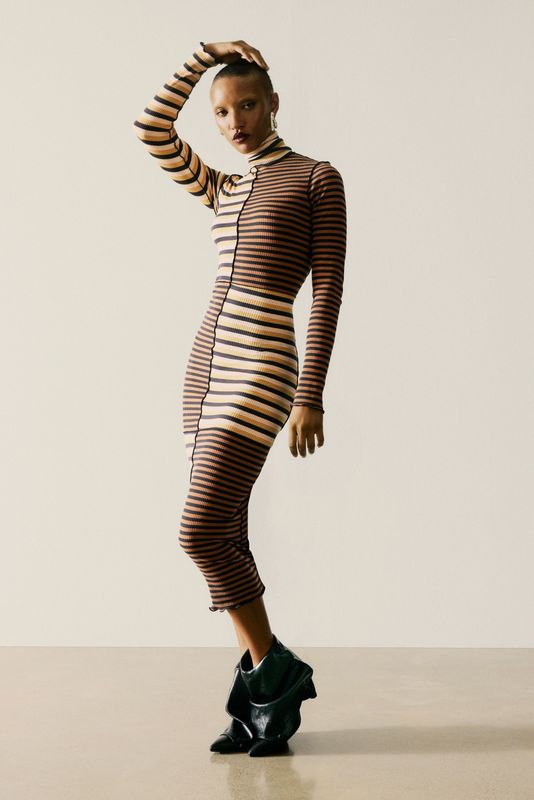 Gebreide jurk met hoge hals