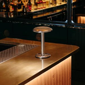 Flos Architectural FLOS Gustave LED tafellamp, accu 927 zilver