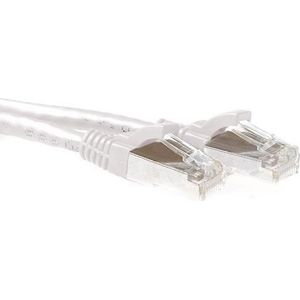 ACT Witte 15 meter SFTP CAT6A patchkabel snagless met RJ45 connectoren. Cat6a s/ftp snagless wh 15,00m (S/FTP, CAT6a, 15 m), Netwerkkabel