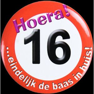 Button verkeersbord - hoera 16