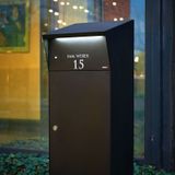 Allux - Pakketzuil - Zwart - Metaal - Met LED-Licht en Bewegingssensor