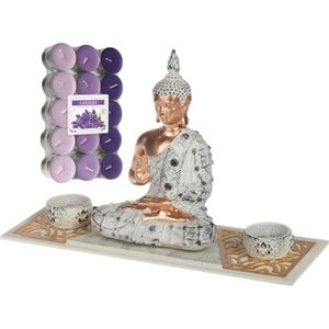 Boeddha beeld voor binnen 33 cm met 30x geurkaarsen lavendel - Buddha beeldje met theelichtjes/waxinelichtjes