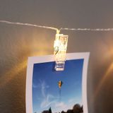 2x stuks kerstkaarten slingers met lichtgevende knijpertjes 150 cm - Kerstkaarten ophangen - lichtslingers