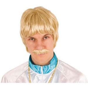 Blonde heren pruik met snor - Duitser/Zanger/Pornoster - carnaval verkleed pruiken