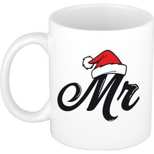 2x stuks witte Mr met kerstmuts cadeau mok / beker - 300 ml - keramiek - koffiemokken / theebekers - Kerstmis - kerstcadeau