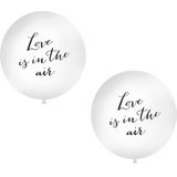 Set van 3x stuks mega ballonnen wit met Love is in the air tekst  - Bruiloft feestartikelen en versieringen - 1 meter diameter