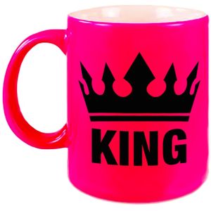 1x Cadeau King beker / mok -  fluor neon roze met zwarte bedrukking - 300 ml keramiek - neon roze bekers