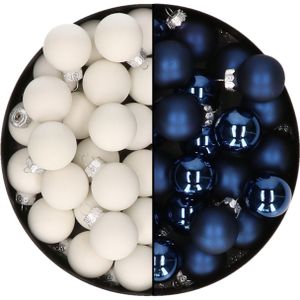 Mini kerstballen - 48x st - donkerblauw en satijn wit - 2,5 cm - glas - kerstversiering