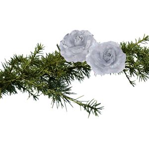 Kerstboom bloemen op clip - 2x stuks - zilver - kunststof - 9 cm