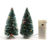 6x stuks kerstdorp onderdelen miniatuur kerstbomen met gekleurde verlichting 15 cm - Verlichte boompjes