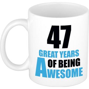 47 great years of being awesome mok wit en blauw - cadeau mok / beker - 29e verjaardag / 47 jaar
