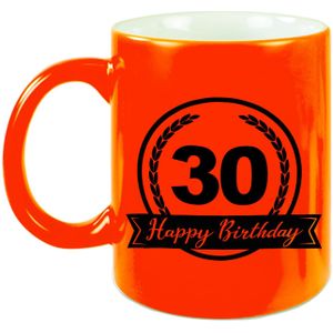 Happy Birthday 30 years cadeau mok / beker met wimpel - 330 ml - neon oranje - verjaardagscadeau