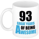 93 great years of being awesome mok wit en blauw - cadeau mok / beker - 29e verjaardag / 93 jaar