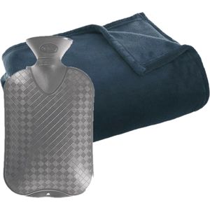Fleece deken/plaid Navy Blauw 130 x 180 cm en een warmwater kruik 2 liter