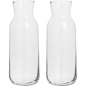 2x stuks karaffen/schenkkannen klein 0,7 liter van glas recht model met smalle hals - Waterkannen - Sapkannen