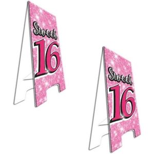 Set van 2x stuks decoratie bordjes Sweet 16 - verjaardag versiering feestartikelen - 58 cm hoog