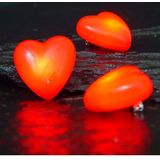 Set van 5x stuks knipperende hartjes broche rood 4 cm met lampje/lichtje - Valentijn/Huwelijk toppers
