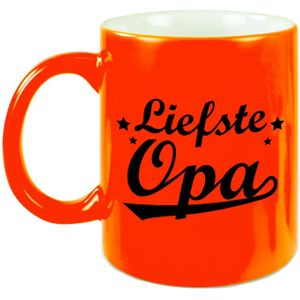 Liefste opa tekst cadeau mok / beker - 330 ml - neon oranje - kado koffiemok / theebeker