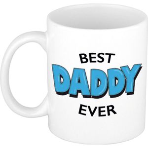 Best daddy ever cadeau mok / beker wit met blauwe cartoon letters - 300 ml - keramiek - verjaardag / Vaderdag - cadeau koffiemok / theebeker