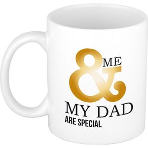 Bellatio Decorations vaderdag mok - me & my dad are special - 300 ml