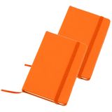 Set van 4x stuks notitieblokje oranje met harde kaft en elastiek 9 x 14 cm - 100x blanco paginas - opschrijfboekjes