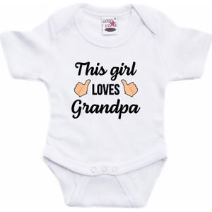 This girl loves grandpa tekst baby rompertje wit meisjes - Cadeau opa - Babykleding