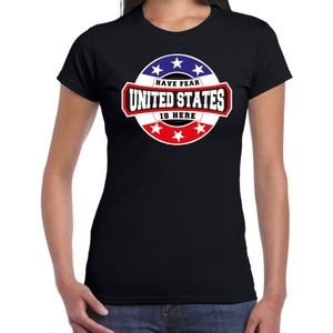 Have fear United States is here t-shirt met sterren embleem in de kleuren van de Amerikaanse vlag - zwart - dames - Amerika supporter / Amerikaans elftal fan shirt / EK / WK / kleding