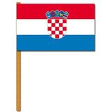 4x stuks luxe landen zwaaivlag Kroatie 30 x 45 cm - handvlaggetjes - Supporters feestartikelen/versieringen