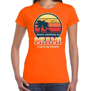 Miami zomer t-shirt / shirt What happens in Miami stays in Miami voor dames - oranje - Miami party / vakantie outfit / kleding/ feest shirt