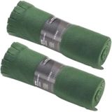 2x Fleece deken/plaid met franjes donker groen 130 x 170 cm - Woonkleed - Fleecedekens