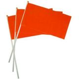 100x Oranje zwaaivlaggetjes 30 cm - Oranje/Holland supporter/Koningsdag feestartikelen