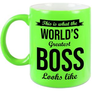 What the worlds greatest boss looks like cadeau mok / beker 330 ml - neon groen - verjaardag / bedankje - cadeau baas / bazin