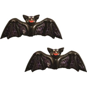 Set van 2x stuks opblaasbare horror griezel vleermuis zwart 130 cm - Grote nep vleermuizen - Halloween thema decoratie/accessoires