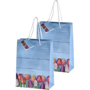 Set van 6x stuks papieren pasen giftbags/cadeau tasjes tulpen 18 x 23 x 8 cm - Paaseieren tasjes