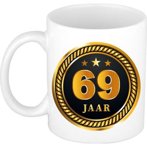 69 jaar jubileum/ verjaardag mok medaille/ embleem zwart goud - Cadeau beker verjaardag, jubileum, 69 jaar in dienst