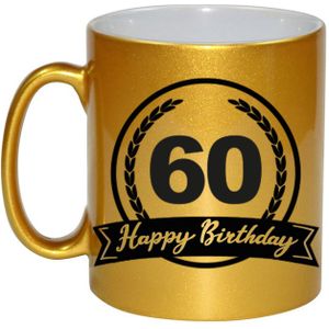 Gouden Happy Birthday 60 years cadeau mok / beker met wimpel - 330 ml - keramiek - verjaardags koffiemok / theebeker