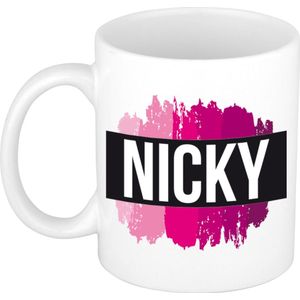 Nicky  naam cadeau mok / beker met roze verfstrepen - Cadeau collega/ moederdag/ verjaardag of als persoonlijke mok werknemers