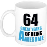 64 great years of being awesome mok wit en blauw - cadeau mok / beker - 29e verjaardag / 64 jaar