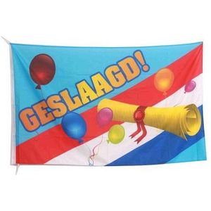 Vlag geslaagd thema met diploma - polyester - 150 x 90 cm - versiering/feestartikelen