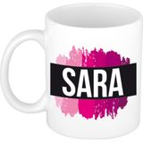 Sara  naam cadeau mok / beker met roze verfstrepen - Cadeau collega/ moederdag/ verjaardag of als persoonlijke mok werknemers