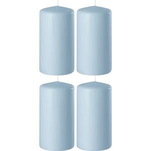 4x Lichtblauwe cilinderkaarsen/stompkaarsen 6 x 12 cm 45 branduren - Geurloze kaarsen lichtblauw - Woondecoraties